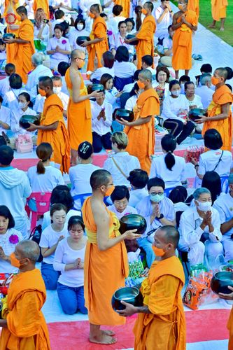 ภาพ No.116137:พิธีตักบาตรพระธรรมยาตรา ณ อนุสรณ์สถานลำดับที่ 4 สถานที่เกิดด้วยกายธรรม วัดโบสถ์(บน) จ.นนทบุรี วันที่ 21 มกราคม พ.ศ. 2567