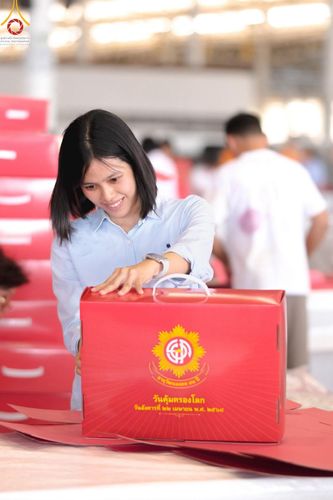 ภาพ No.210971:วันที่ 15 มีนาคม พ.ศ. 2568  บุญบรรจุกล่องไทยธรรม เพื่อถวายแด่พระสังฆาธิการ 40,000 กว่าวัดทั่วไทย ในวันคุ้มครองโลก 22 เมษายน พ.ศ. 2568