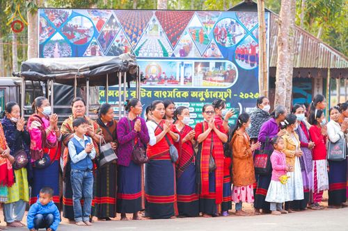 ภาพ No.76025:พิธีบรรพชาสามเณร ณ วัดปันชารี สันติปูร์ อรัญกฏิ เมืองคาร์กาชารี ประเทศบังกลาเทศ วันที่ 10 กุมภาพันธ์ พ.ศ. 2566