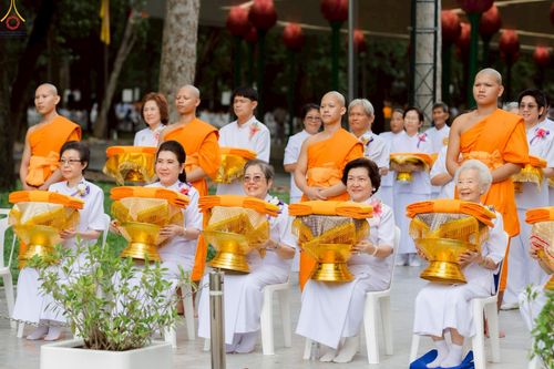 ภาพ No.227459:วันเสาร์ที่ 31 พฤษภาคม พ.ศ. 2568 พิธีเวียนประทักษิณรอบพระอุโบสถ ในพิธีอุปสมบท สามเณรเตรียม DCI รุ่นที่ 22 ณ อุโบสถพระไตรปิฎก วัดพระธรรมกาย