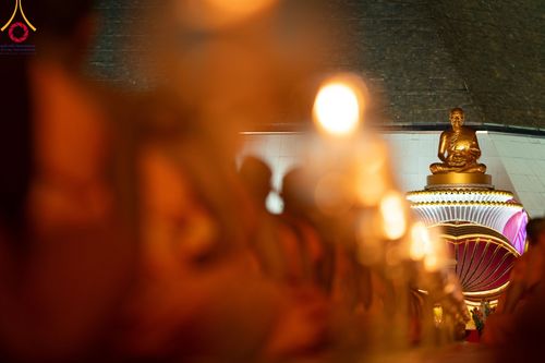 ภาพ No.107214:พิธีจุดประทีปถวายเป็นพุทธบูชา และบูชาธรรมมหาปูชนียาจารย์ ในโครงการธรรมยาตรากตัญญูบูชา มหาปูชนียาจารย์ พระมงคลเทพมุนี(สด จนฺทสโร) พระผู้ปราบมาร  อนุสรณ์สถาน 7 แห่ง ปีที่ 12  วันที่ 6 มกราคม พ.ศ. 2567 ณ อนุสรณ์สถานมหาวิหารพระมงคลเทพมุนี อ.สองพี่น้อง จ.สุพร