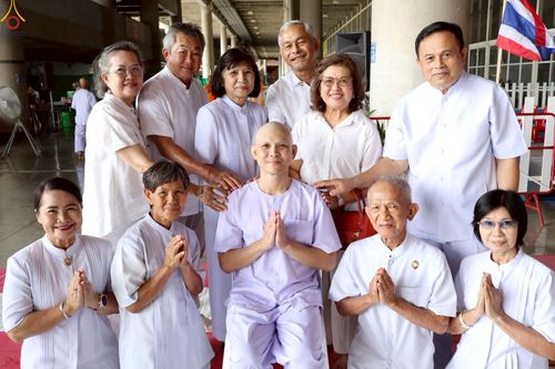 ภาพ No.230875:วันที่ 28 มิถุนายน พ.ศ. 2568 พิธีตัดปอยผมและปลงผม โครงการบวชพระนานาชาติ AEC & WAB รุ่นที่ 9 ณ วิหารคด 2 วัดพระธรรมกาย