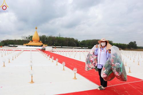 ภาพ No.128734:V.33 รวมพลังเพื่อบางกล่ำ การเตรียมงานของเจ้าหน้าที่หน่วยงานต่างๆ เพื่องานธรรมยาตราอัญเชิญพระบรมสารีริกธาตุ ประดิษฐาน ณ มหารัตนเจดีย์สิริปทุมสวรรค์ (เจดีย์อริยพุทธะ 5 พระองค์) ศูนย์ปฏิบัติธรรมภาคใต้ อ.บางกล่ำ จ.สงขลา ระหว่างวันที่ 9-10 มีนาคม พ.ศ. 2567