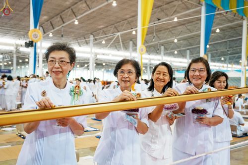 ภาพ No.77106:พิธีหล่อพระบรมพุทธเจ้า ในวันมาฆบูชา อาทิตย์ต้นเดือนที่ 6 มีนาคม พ.ศ. 2566 ณ วัดพระธรรมกาย จ.ปทุมธานี