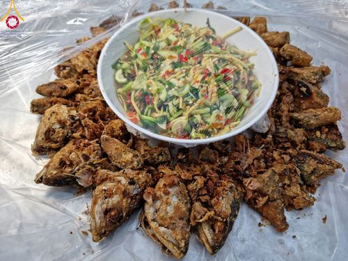 ภาพ No.111946:พิธีถวายภัตตาหารเป็นสังฆทาน แด่คณะพระธรรมยาตราฯ ในโครงการธรรมยาตรา กตัญญูบูชา มหาปูชนียาจารย์ พระมงคลเทพมุนี(สด จนฺทสโร) พระผู้ปราบมาร อนุสรณ์สถาน 7 แห่ง ปีที่ 12 วันที่ 14 มกราคม พ.ศ. 2567 ณ อนุสรณ์สถานมหาวิหารพระมงคลเทพมุนี  (โลตัสแลนด์) อ.สองพี่น้อง จ