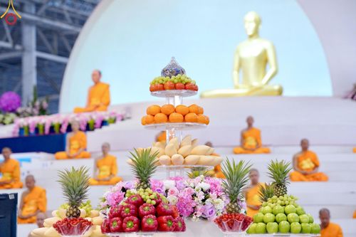 ภาพ No.205952:พิธีตักบาตร และ พิธีบูชาข้าวพระ ในวันอาทิตย์ต้นเดือน 2 กุมภาพันธ์ พ.ศ. 2568 ณ สภาธรรมกายสากล วัดพระธรรมกาย