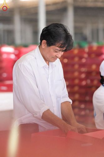 ภาพ No.212354:วันพุธที่ 19 มีนาคม พ.ศ. 2568 การบรรจุไทยธรรมลงกล่องสำเร็จ 43,500 กล่อง เพื่อถวายแด่พระสังฆาธิการ 40,000 กว่าวัดทั่วไทย ในวันคุ้มครองโลก 22 เมษายน พ.ศ. 2568 ณ บ้านแก้วเรือนทองคุณยายฯ วัดพระธรรมกาย