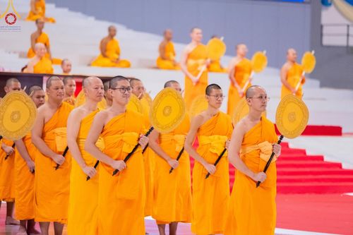 ภาพ No.153293:พิธีมุทิตาสักการะ พระภิกษุ-สามเณร ผู้สอบไล่ได้เปรียญธรรม ประโยค 1-2 ถึงประโยค ป.ธ.9 และบาลีศึกษา ประโยค1-2 ถึง บ.ศ.9 , พิธีมอบดวงแก้วสามเณรผู้ทรงบาลีไวยากรณ์ วัดพระธรรมกาย และ ศูนย์ส่งเสริมศีลธรรมในประเทศและต่างประเทศ วันอาทิตย์ที่ 8 กันยายน พ.ศ.2567