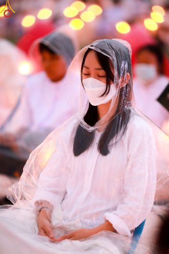 ภาพ No.118281:พิธีจุดประทีปถวายเป็นพุทธบูชา และบูชาธรรมมหาปูชนียาจารย์ พระมงคลเทพมุนี(สด จนฺทสโร) วันที่ 24 มกราคม พ.ศ. 2567 ณ อนุสรณ์สถานบางปลา อ.บางเลน จ.นครปฐม