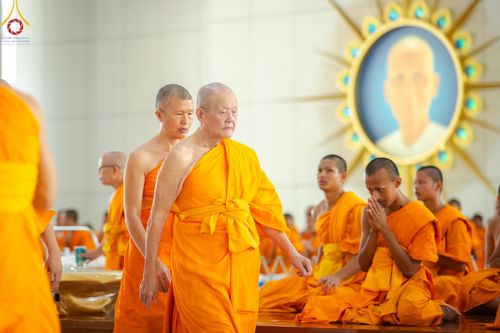 ภาพ No.157765:พิธีถวายภัตตาหารเมนูสวรรค์ ในพรรษาแห่งการเข้าถึงธรรม วันเสาร์ที่ 28 กันยายน พ.ศ. 2567 ณ หอฉันคุณยายอาจารย์ฯ วัดพระธรรมกาย