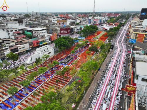 ภาพ No.126140:พิธีทำบุญเมืองนครราชสีมา ฉลอง 556 ปี ตักบาตรพระ 10,000 รูป ในวันเสาร์ที่ 2 มีนาคม พ.ศ.2567 ณ อนุสาวรีย์ท้าวสุรนารี จ.นครราชสีมา จัดโดย คณะสงฆ์จังหวัดนครราชสีมา ร่วมกับสำนักงานจังหวัดนครราชสีมา