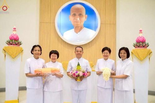 ภาพ No.223246:วันที่ 2 -10 พฤษภาคม พ.ศ. 2568 พิธีตัดปอยผม ปลงผม พิธีขอขมาลาอุปสมบทอุทิศชีวิต ของอุบาสก พิสิทธิ์ หมื่นแกล้ว  ณ วัดพระธรรมกาย