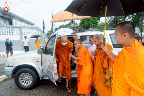 ภาพ No.226098:วันอาทิตย์ที่ 25 พฤษภาคม พ.ศ. 2568 พิธีตักบาตรพระ 1,000 รูปเมืองตรัง ครบรอบ 110 ปี เมืองทับเที่ยง ถวายเป็นพุทธบูชา ถวายเป็นพระราชกุศลแด่รัชกาลที่ 10 และอุทิศส่วนกุศลแด่อดีตเจ้าเมืองตรัง และบรรพบุรุษ ณ บริเวณหน้าศาลากลางจังหวัดตรัง ถนนพระราม 6