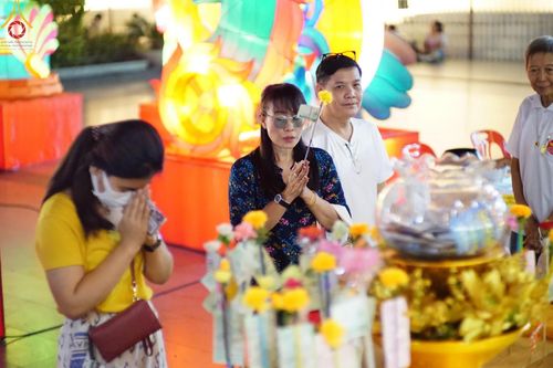 ภาพ No.125827:V.29 ทุ่มเท เพื่อโคราช การเตรียมงานของหน่วยงานต่างฯ เพื่อพิธีทำบุญเมืองนครราชสีมา ฉลอง 556 ปี ตักบาตรพระ 10,000 รูป ในวันเสาร์ที่ 2 มีนาคม พ.ศ.2567 ณ อนุสาวรีย์ท้าวสุรนารี จ.นครราชสีมา จัดโดย คณะสงฆ์จังหวัดนครราชสีมา ร่วมกับสำนักงานจังหวัดนครราชสีมา