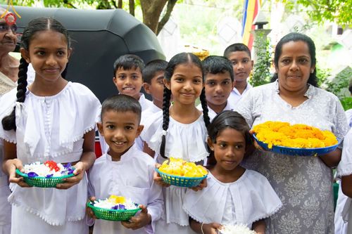 ภาพ No.140704:PhotoStory มหาศรัทธา ธรรมยาตราศรีลังกา EP.4 โครงการสยาม-ลังกา ธรรมยาตรา ฉลองเทศกาลวิสาขบูชาแห่งชาติ ศรีลังกา  บูชาธรรม 80 ปีหลวงพ่อธัมมชโย เส้นทางจาก เมืองดัมบูลลา ไปยัง เมืองมาตะเล  ตั้งแต่วันที่ 17-20 พฤษภาคม พ.ศ. 2567