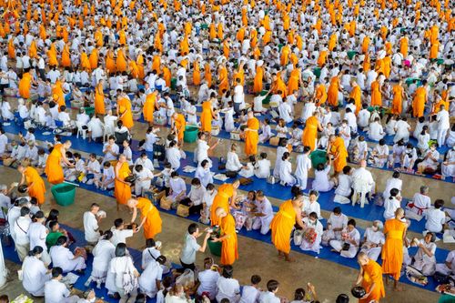 ภาพ No.227890:วันอาทิตย์ที่ 1 มิถุนายน พ.ศ. 2568 พิธีตักบาตร , พิธีบูชาข้าวพระ ณ วัดพระธรรมกาย จ.ปทุมธานี