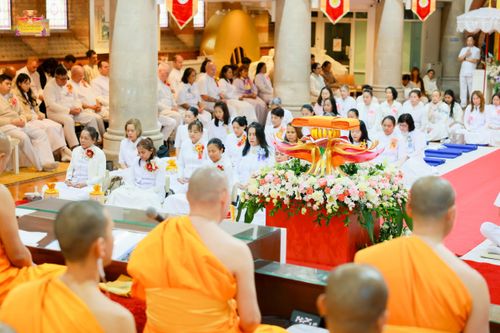 ภาพ No.169408:พิธีทอดกฐินสามัคคี เพื่อสนับสนุนการเผยแผ่พระพุทธศาสนาวิชชาธรรมกาย ณ วัดพระธรรมกายลอนดอน สหราชอาณาจักร วันอาทิตย์ที่ 20 ตุลาคม พ.ศ. 2567