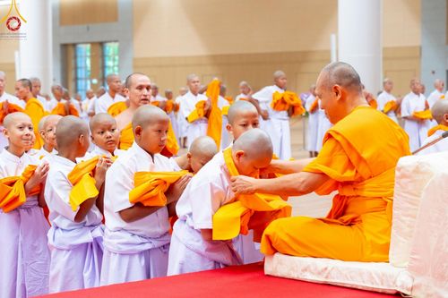 ภาพ No.215792:วันเสาร์ที่ 5 เมษายน พ.ศ. 2568 พิธีขอบรรพชา พิธีขอสรณคมน์และศีล  พิธีขอนิสสัย พิธีถวายบาตร ในโครงการบรรพชาสามเณรฟื้นฟูพระพุทธศาสนาทั่วไทย , โครงการหน่อแก้วเปรียญธรรม รุ่นที่ 13 ,  โครงการสามเณรยุวธรรมทายาท รุ่นที่ 33 , โครงการสามเณรมัชฌิมธรรมทายาท รุ่นที