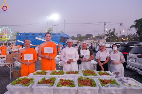 ภาพ No.114500:พิธีถวายภัตตาหารเป็นสังฆทาน แด่คณะพระธรรมยาตรา ปีที่ 12 วันที่ 18 มกราคม พ.ศ. 2567 ณ วัดโบสถ์(บน) บางคูเวียง จ.นนทบุรี