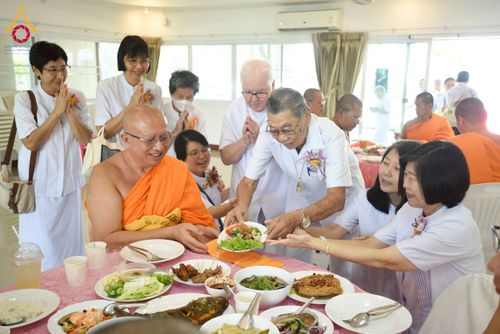 ภาพ No.270254:วันอาทิตย์ที่ 9 พฤศจิกายน พ.ศ. 2568 พิธีทอดผ้าป่าสร้างองค์พระเจดีย์สระบุรี สถาปนาองค์พระเจดีย์ เพื่อสร้างสันติภาพโลก ณ ศูนย์ปฏิบัติธรรมสระบุรี อ.พระพุทธบาท จ.สระบุรี