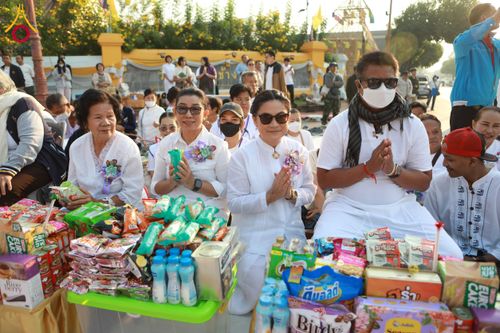 ภาพ No.208674:ตักบาตรพระ 1,743 รูป ครบรอบ 743 ปี นครน่าน ถวายเป็นพุทธบูชา น้อมบุญกุศลอุทิศให้บรรพบุรุษ วันอาทิตย์ ที่ 16 กุมภาพันธ์ พ.ศ. 2568 ณ ถนนคนเดินข่วงเมืองน่าน ต.ในเวียง อ.เมือง จ.น่าน