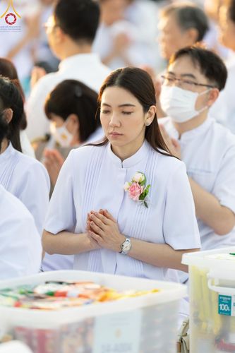 ภาพ No.187755:พิธีตักบาตรฉลองพระใหม่ ต้อนรับพุทธศักราช 2568 ณ ลานธรรมพระมหาธรรมกายเจดีย์ วัดพระธรรมกาย จ.ปทุมธานี วันที่ 1 มกราคม พ.ศ. 2568