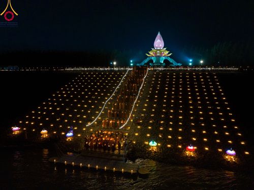 ภาพ No.97288:พิธีทอดผ้าป่า เพื่อสร้าง "ลานอเนกประสงค์พญานาค 4 ตระกูล" และพิธีจุดประทีปโคมลอย ลอยกระทง ถวายประทีปเป็นพุทธบูชา ณ พุทธอุทยานนานาชาติ จ.หนองคาย วันที่ 27 พฤศจิกายน พ.ศ. 2566