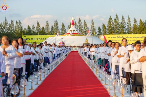ภาพ No.192664:พิธีจุดประทีปถวายเป็นพุทธบูชา และบูชาธรรมมหาปูชนียาจารย์ ณ อนุสรณ์สถานคลองบางนางแท่น อ.สามพราน จ.นครปฐม ในโครงการธรรมยาตรา กตัญญูบูชา มหาปูชนียาจารย์ พระมงคลเทพมุนี(สด จนฺทสโร) พระผู้ปราบมาร อนุสรณ์สถาน 7 แห่ง ปีที่ 13 วันที่ 10 มกราคม พ.ศ. 2568