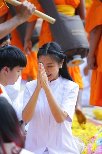 ภาพ No.188780:พิธีต้อนรับพระธรรมยาตรา ในโครงการธรรมยาตรา กตัญญูบูชา มหาปูชนียาจารย์ พระมงคลเทพมุนี(สด จนฺทสโร) พระผู้ปราบมาร อนุสรณ์สถาน 7 แห่ง ปีที่ 13 วันที่ 3 มกราคม พ.ศ. 2568 ณ อนุสรณ์สถานมหาวิหารพระมงคลเทพมุนี (โลตัสแลนด์) อ.สองพี่น้อง จ.สุพรรณบุรี