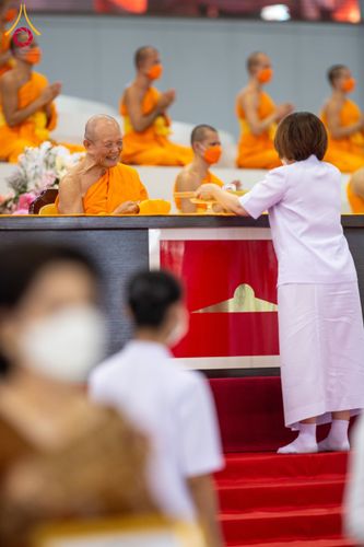 ภาพ No.127090:พิธีมอบใบประกาศเกียรติคุณองค์กรนานาชาติ และหน่วยงานที่ชักชวนคนร่วมโครงการนั่งสมาธิเพื่อสันติภาพโลกมากที่สุด วันอาทิตย์ที่ 1 มีนาคม พ.ศ. 2567 ณ สภาธรรมกายสากล วัดพระธรรมกาย