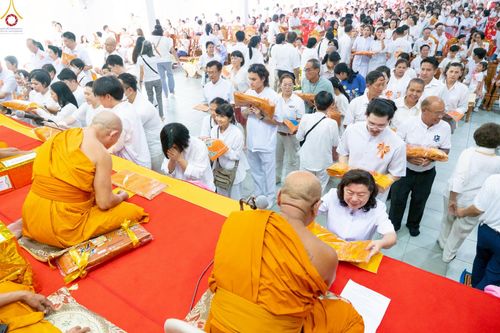 ภาพ No.286079:วันที่ 11 ตุลาคม พ.ศ. 2568 พิธีทอดกฐินสามัคคีทั่วไทย 30,000 วัด โดยคณะศิษยานุศิษย์ บูชาธรรม 81 ปี หลวงพ่อธัมมชโย ณ วัดโบสถ์บน ต.บางคูเวียง อ.บางกรวย จ.นนทบุรี