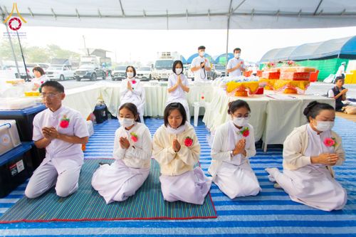 ภาพ No.201453:พิธีถวายภัตตาหารเป็นสังฆทาน แด่พระธรรมยาตรา ณ อนุสรณ์สถานบางปลา วัดบางปลา อำเภอบางเลน จังหวัดนครปฐม ในโครงการธรรมยาตรา กตัญญูบูชา มหาปูชนียาจารย์ พระมงคลเทพมุนี(สด จนฺทสโร) พระผู้ปราบมาร อนุสรณ์สถาน 7 แห่ง ปีที่ 13 วันที่ 25 มกราคม พ.ศ. 2568
