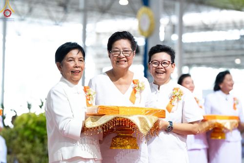 ภาพ No.167722:พิธีทอดกฐิน และ พิธีกรานกฐิน ในวันอาทิตย์ที่ 3 พฤศจิกายน พ.ศ. 2567 ณ วัดพระธรรมกาย จ.ปทุมธานี