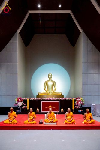 ภาพ No.277748:วันเสาร์ที่ 6 ธันวาคม พ.ศ. 2568 พิธีบรรพชาอุปสมบทและพิธีถวายบาตร โครงการอุปสมบทบูชาธรรมมหาปูชนียาจารย์ ประจำปี พ.ศ.2568 โครงการบวชพระนานาชาติ AEC และ WAB รุ่น CEO (นักบริหาร) รุ่นที่ 5 ณ มหาธรรมกายเจดีย์ วัดพระธรรมกาย