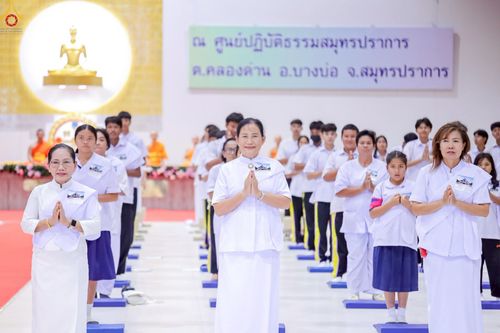 ภาพ No.249093:วันที่ 26-28 กันยายน พ.ศ. 2568 โครงการอบรม อุบาสกแก้ว อุบาสิกาแก้ว รุ่นที่ 3  ณ ศูนย์ปฏิบัติธรรมสมุทรปราการ ได้รับความเมตตาจากคณะสงฆ์ในพื้นที่  รวมถึงผู้บริหารสถานศึกษา ที่นำนักเรียนระดับมัธยมปลาย  มารับฟังข้อมูลเพื่อที่จะเป็นกำลังสำคัญ ในการเข้าร่วมขบวน