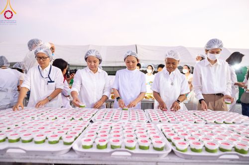 ภาพ No.109199:พิธีถวายภัตตาหารเป็นสังฆทาน แด่คณะพระธรรมยาตราฯ วันที่ 10 มกราคม พ.ศ. 2567 ณ อนุสรณ์สถานคลองบางนางแท่น อ.สามพราน จ.นครปฐม