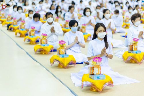 ภาพ No.85790:พิธีถวายคิลานเภสัชและอุปกรณ์การแพทย์ บูชาธรรมเนื่องในวันธรรมชัย วันที่ 19 สิงหาคม พ.ศ. 2566 ณ ห้องแก้วสารพัดนึก วัดพระธรรมกาย