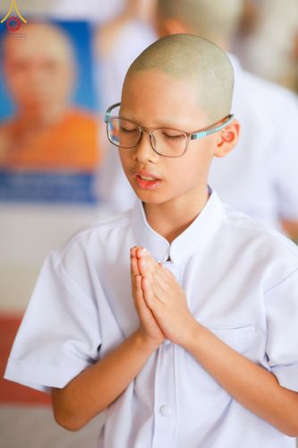 ภาพ No.133927:พิธีขอขมามอบผ้าไตร โครงการบรรพชาสามเณร ศูนย์อบรมวัดพระธรรมกาย ณ วัดพระธรรมกาย วันเสาร์ที่ 6 เมษายน พ.ศ. 2567