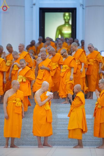 ภาพ No.162358:วันมหาปวารณาออกพรรษา วันพฤหัสบดีที่ 17 ตุลาคม พ.ศ. 2567 (ขึ้น 15 ค่ำ เดือน 11 ) ณ อุโบสถ วัดพระธรรมกาย