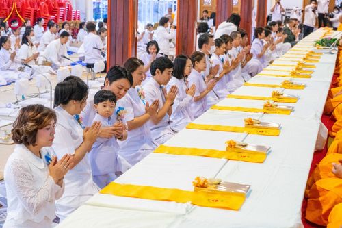 ภาพ No.196937:พิธีถวายภัตตาหารเป็นสังฆทาน แด่พระธรรมยาตรา ณ วัดโบสถ์(บน) ตำบลบางคูเวียง อำเภอบางกรวย จังหวัดนนทบุรี ในโครงการธรรมยาตรา กตัญญูบูชา มหาปูชนียาจารย์ พระมงคลเทพมุนี(สด จนฺทสโร) พระผู้ปราบมาร อนุสรณ์สถาน 7 แห่ง ปีที่ 13 วันที่ 18 มกราคม พ.ศ. 2568