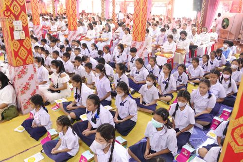 ภาพ No.203535:พิธีทอดผ้าป่าทำนุบำรุงศาสนสถาน ณ วัดตะเคียน ตำบลบางคูเวียง อำเภอบางกรวย จังหวัดนนทบุรี ในโครงการธรรมยาตรา กตัญญูบูชา มหาปูชนียาจารย์ พระมงคลเทพมุนี(สด จนฺทสโร) พระผู้ปราบมาร อนุสรณ์สถาน 7 แห่ง ปีที่ 13 วันที่ 29 มกราคม พ.ศ. 2568