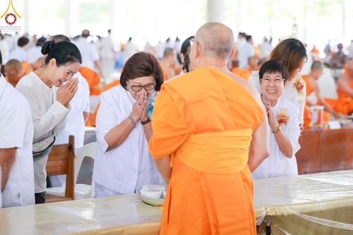 ภาพ No.184809:พิธีถวายภัตตาหารเมนูสวรรค์ "เพื่อการบรรลุธรรม" เนื่องในวาระอายุวัฒนมงคล 84 ปี หลวงพ่อทัตตชีโว วันเสาร์ที่ 21 ธันวาคม พ.ศ. 2567 ณ หอฉันคุณยายอาจารย์ฯ วัดพระธรรมกาย