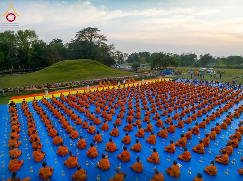 ภาพ No.132364:พิธีจุดโคมประทีปถวายเป็นพุทธบูชา ในโครงการบรรพชา 1,250 รูป ณ แดนประสูติ สวนลุมพินี ประเทศเนปาล วันที่ 17 มีนาคม พ.ศ. 2567