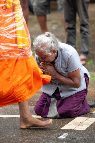 ภาพ No.140951:PhotoStory มหาศรัทธา ธรรมยาตราศรีลังกา EP.5 โครงการสยาม-ลังกา ธรรมยาตรา ฉลองเทศกาลวิสาขบูชาแห่งชาติ ศรีลังกา บูชาธรรม 80 ปีหลวงพ่อธัมมชโย เส้นทางจาก เมืองดัมบูลลา ไปยัง เมืองมาตะเล ตั้งแต่วันที่ 17-20 พฤษภาคม พ.ศ.2567