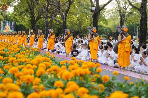 ภาพ No.120333:พิธีต้อนรับพระธรรมยาตรา ในโครงการธรรมยาตรา กตัญญูบูชา มหาปูชนียาจารย์ พระมงคลเทพมุนี(สด จนฺทสโร) พระผู้ปราบมาร อนุสรณ์สถาน 7 แห่ง ปีที่ 12 วันที่ 28 มกราคม พ.ศ. 2567 ณ วัดพระธรรมกาย จ.ปทุมธานี (ชุดที่ 2)