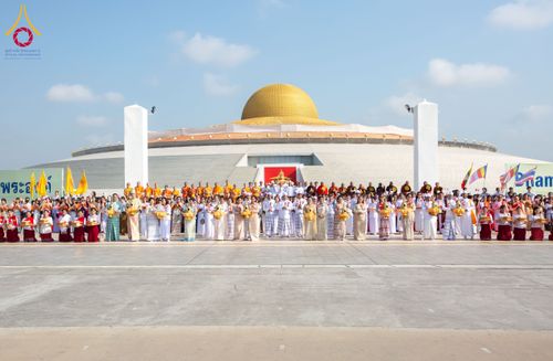 ภาพ No.209660:วันอาทิตย์ที่ 2 มีนาคม พ.ศ. 2568 พิธีภาคบ่าย สัมมนาพิเศษ, ปฏิบัติธรรม พิธีรับมอบพระบรมสารีริกธาตุ ณ สภาธรรมกายสากล วัดพระธรรมกาย