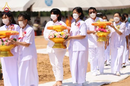 ภาพ No.76213:พิธีกลั่นแผ่นดินสร้างมหาเจดีย์ปัตตานี , พิธีตักบาตรแด่พระภิกษุสงฆ์ 159 รูป ,  พิธีทอดผ้าป่า , พิธีโปรยรัตนชาติ ,  พิธีจุดประทีปถวายเป็นพุทธบูชา ณ ศูนย์อบรมเยาวชนปัตตานี จ.ปัตตานี วันอาทิตย์ที่ 5 กุมภาพันธ์ พ.ศ.2566