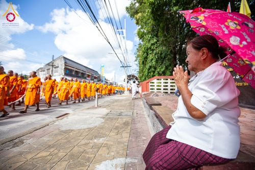 ภาพ No.211384:วันอาทิตย์ที่ 16 มีนาคม พ.ศ. 2568 ธรรมยาตราอัญเชิญพระบรมสารีริกธาตุ รอบเมืองปัตตานี ประดิษฐาน ณ ปทุมเจดีย์ เจดีย์พระพุทธเจ้า 5 พระองค์  ศูนย์อบรมเยาวชนปัตตานี