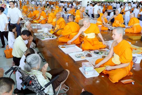 ภาพ No.237975:วันเสาร์ที่ 9 สิงหาคม พ.ศ. 2568 (วันพระ ขึ้น 15 ค่ำ เดือน 9) พิธีบุพเปตพลี ครั้งที่ 168 ร่วมอุทิศบุญแด่หมู่ญาติที่ล่วงลับไปแล้ว และสืบทอดอายุพระพุทธศาสนา ณ หอฉันคุณยายอาจารย์ฯ วัดพระธรรมกาย