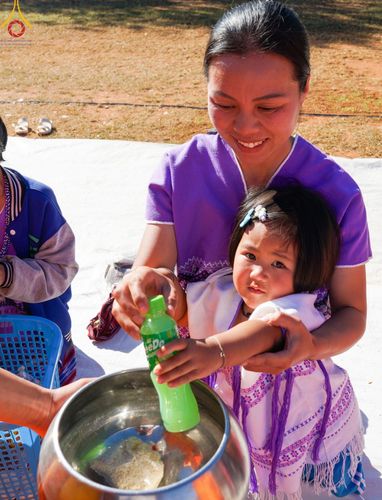 ภาพ No.125258:พิธีตักบาตรเนื่องในวันมาฆบูชา ณ สนามโรงเรียนบ้านนาเกียน  อำเภออมก๋อย จังหวัดเชียงใหม่ วันเสาร์ที่ ๒๔ กุมภาพันธ์ พ.ศ. ๒๕๖๗